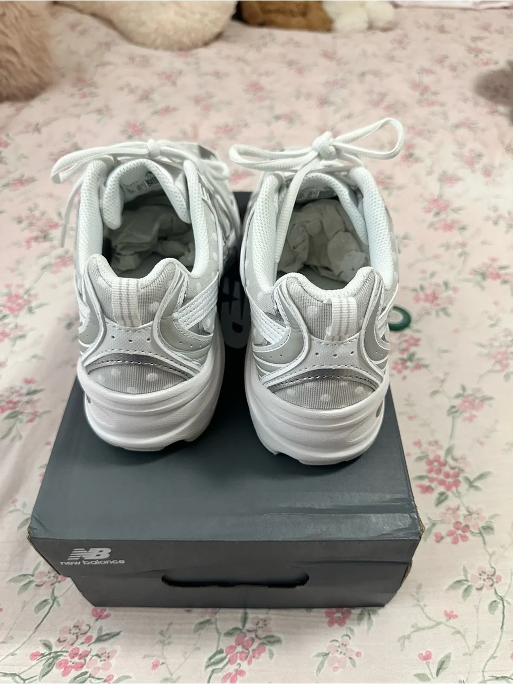New Balance Silver and White Polka Dot 530 Running Shoes - Picture 3 of 6